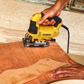 Пила лобзиковая сетевая DeWALT, 650 Вт, 500 - 3200 ход / мин, максимальная глубина пропила (дерево) - 85 мм, вес 2.4 кг №24
