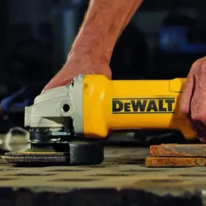 Шліфмашина кутова мережева DeWALT, 1400 Вт, d=125 мм, 11500 об/хв, вага 1.85 кг №10