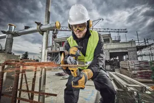 Шліфмашина кутова акумуляторна безщіткова DeWALT, 18 B XR Li-lon, 125 мм, 9000 об/хв, вага 1.74 кг, валіза TSTAK, 3 акумулятора, зарядний пристрій №15