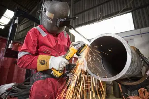 Шліфмашина кутова акумуляторна безщіткова DeWALT, 18 B XR Li-lon, 125 мм, 9000 об/хв, вага 1.74 кг, валіза TSTAK, 3 акумулятора, зарядний пристрій №18