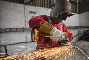 Шліфмашина кутова акумуляторна безщіткова DeWALT, 18 B XR Li-lon, 125 мм, 9000 об/хв, вага 1.74 кг, валіза TSTAK, 3 акумулятора, зарядний пристрій №20
