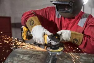Шліфмашина кутова акумуляторна безщіткова DeWALT, 18 B XR Li-lon, 125 мм, 9000 об/хв, вага 1.74 кг, валіза TSTAK, 3 акумулятора, зарядний пристрій №21