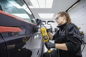 Полірувальна машина мережева DeWALT, 1250 Вт, 0 - 600 / 0 - 3500 об/хв, вага 3.0 кг №16