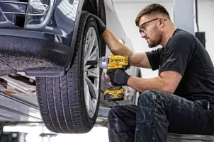 Гайковерт ударнийакумуляторний безщітковий DeWALT DCF899N №15