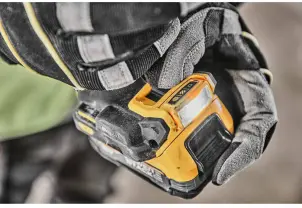 Дрель-шуруповёрт аккумуляторная бесщёточная ударная DeWALT DCD805E1T №9