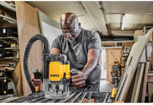 Фрезер сетевой DeWALT DWE625 №10