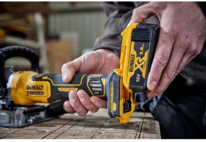 Фрезер аккумуляторный бесщёточный DeWALT DCW682N №28
