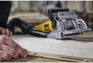 Фрезер ламельний мережевий DeWALT DW682K №16