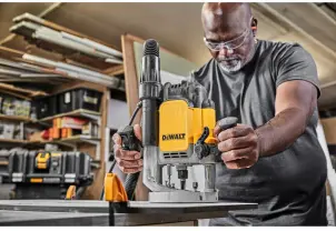 Фрезер мережевий DeWALT DWE625KT №14
