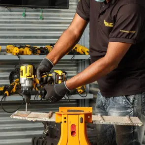 Дриль-шурупокрут акумуляторний безщітковий DeWALT DCD991NT №17
