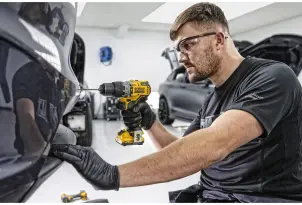 Дриль-шурупокрут акумуляторний безщітковий ударний DeWALT DCD706D2 №10