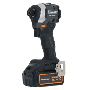Набір з двох інструментів акумуляторних безщіткових McLaren F1 TEAM LIMITED EDITION DeWALT DCK200MP2T №20