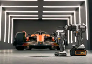 Набор из двух инструментов аккумуляторных бесщеточных McLaren F1 TEAM LIMITED EDITION DeWALT DCK200MM2T №27