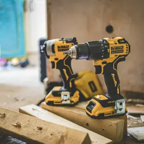 Набір з двох інструментів безщіткових DeWALT DCK2062D2T №9