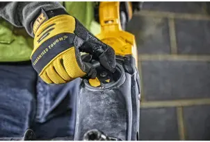Дриль акумуляторний безщітковий DeWALT DCD470N №17