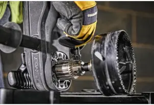 Дриль акумуляторний безщітковий DeWALT DCD470N №18
