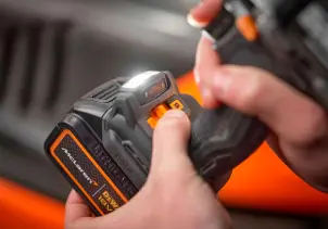Дриль-шурупокрут ударний McLaren F1 TEAM LIMITED EDITION DeWALT DCD85MM2T №15