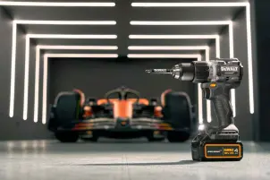 Дриль-шурупокрут ударний McLaren F1 TEAM LIMITED EDITION DeWALT DCD85MM2T №18
