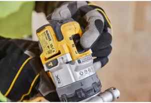 Дриль-шурупокрут акумуляторний безщітковий ударний DeWALT DCD1007NT №13