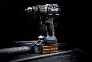 Дрель-шуруповерт ударная McLaren F1 TEAM LIMITED EDITION DeWALT DCD85MP2T №15