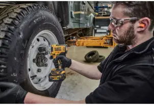 Гайкокрут ударний акумуляторний безщітковий DeWALT DCF891P2G №10