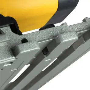 Пила дискова занурювальна мережева DeWALT DWS520KT №8
