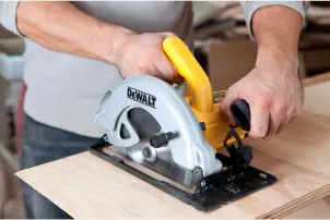 Пила дискова мережева DeWALT DWE560 №10