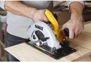 Пила дискова мережева DeWALT DWE560K №9