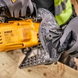 Пила дисковая аккумуляторная бесщеточная DeWALT DCS577N №7