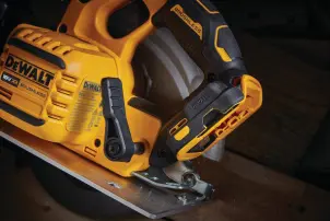 Пила дискова акумуляторна безщіткова DeWALT DCS573NT №12
