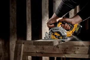 Пила дисковая аккумуляторная бесщеточная DeWALT DCS512N №4