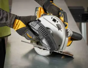 Пилка дискова по металу акумуляторна DeWALT DCS383H2 №8