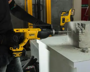 Перфоратор акумуляторний безщітковий SDS-Plus DeWALT DCH133M1 №10