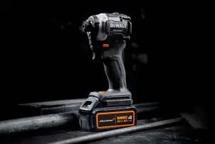 Шуруповерт ударный McLaren F1 TEAM LIMITED EDITION DeWALT DCF85MM2T №15