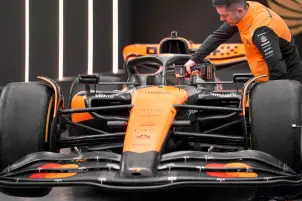 Шурупокрут ударний McLaren F1 TEAM LIMITED EDITION DeWALT DCF85MP2T №17