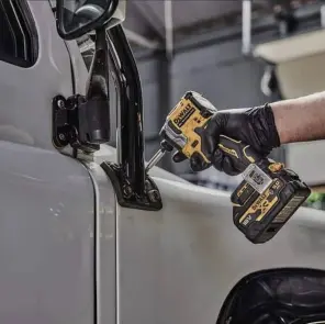 Шурупокрут ударний акумуляторний безщітковий DeWALT DCF850N №6