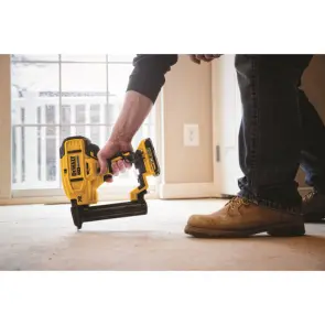 Степлер скобозабивний акумуляторний безщітковий DeWALT DCN681D2 №5