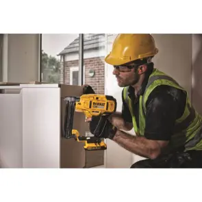 Степлер скобозабивний акумуляторний безщітковий DeWALT DCN681D2 №6