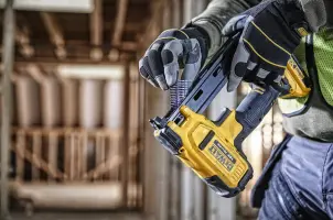 Степлер скобозабивний акумуляторний DeWALT DCN701D2 №10
