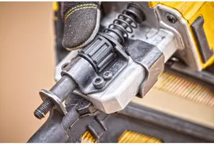 Пістолет цвяхозабивний акумуляторний безщітковий DeWALT DCN930P2 №11