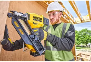 Пістолет цвяхозабивний акумуляторний безщітковий DeWALT DCN930P2 №18