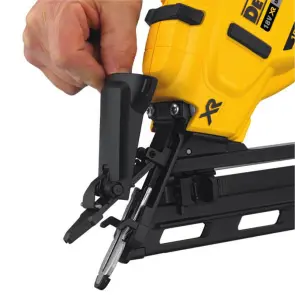 Пістолет цвяхозабивний акумуляторний безщітковий DeWALT DCN650N №3