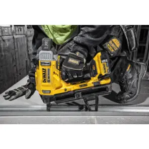 Пістолет цвяхозабивний по бетону акумуляторний безщітковий DeWALT DCN890N №12