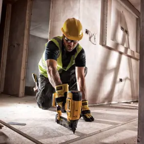 Пістолет цвяхозабивний акумуляторний безщітковий DeWALT DCN680D2 №8