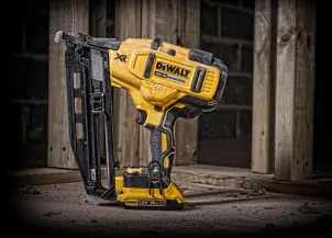 Пістолет цвяхозабивний акумуляторний безщітковий DeWALT DCN662NT №7