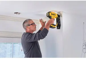 Пістолет цвяхозабивний акумуляторний безщітковий DeWALT DCN662N №7