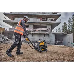 Вібраційна плита прямохідна акумуляторна POWERSHIFT DeWALT DCPS7154N №14