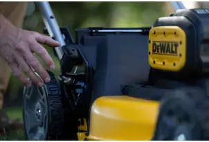 Газонокосарка акумуляторна самохідна безщіткова DeWALT DCMWSP156N №16