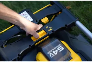 Газонокосарка акумуляторна безщіткова DeWALT DCMWP500N №13