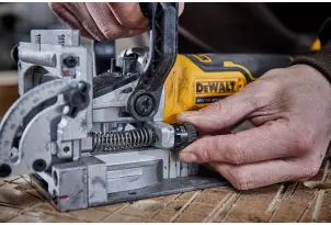 Фрезер акумуляторний безщітковий DeWALT DCW682P2 №16